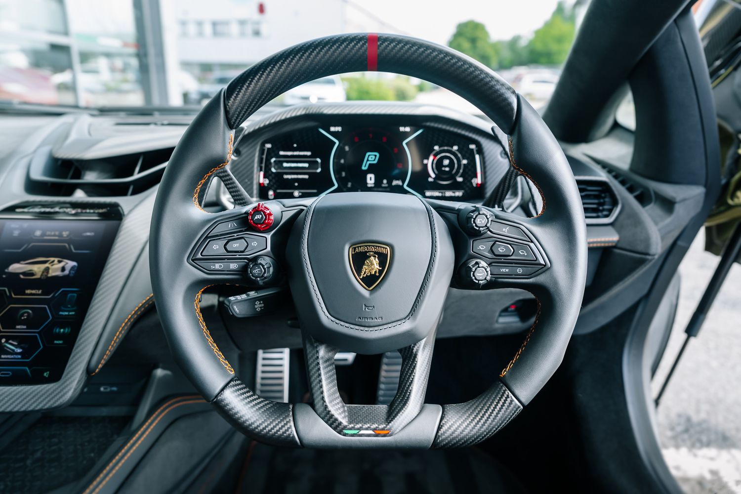 Lamborghini Revuelto