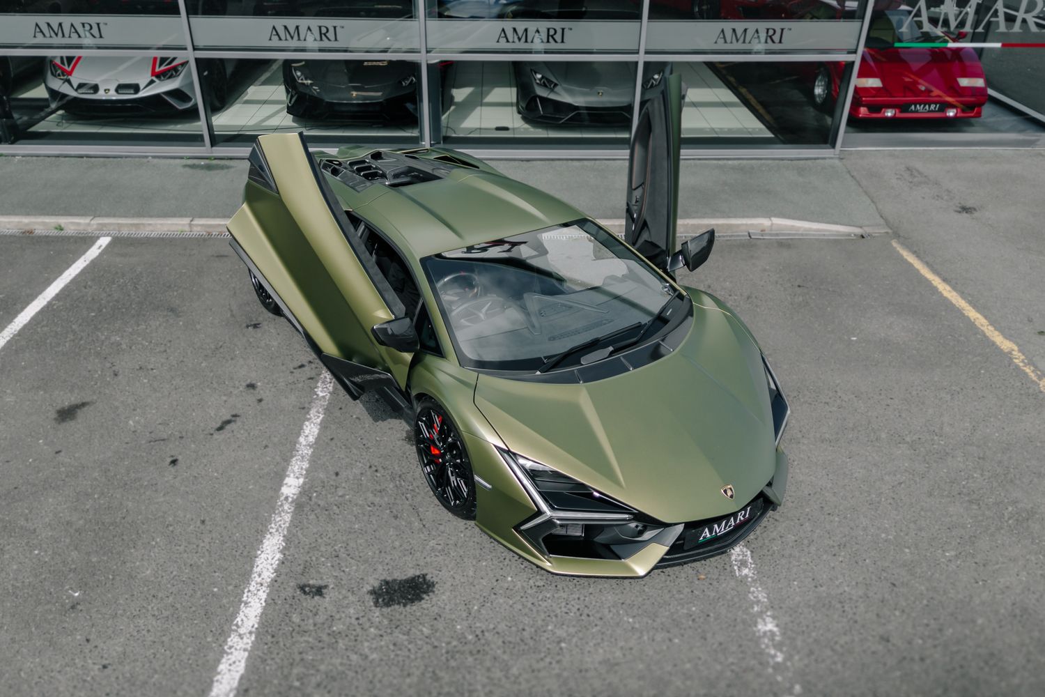 Lamborghini Revuelto