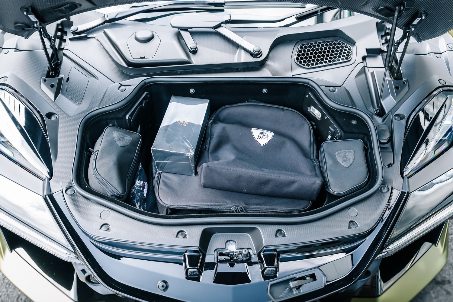 Lamborghini Revuelto