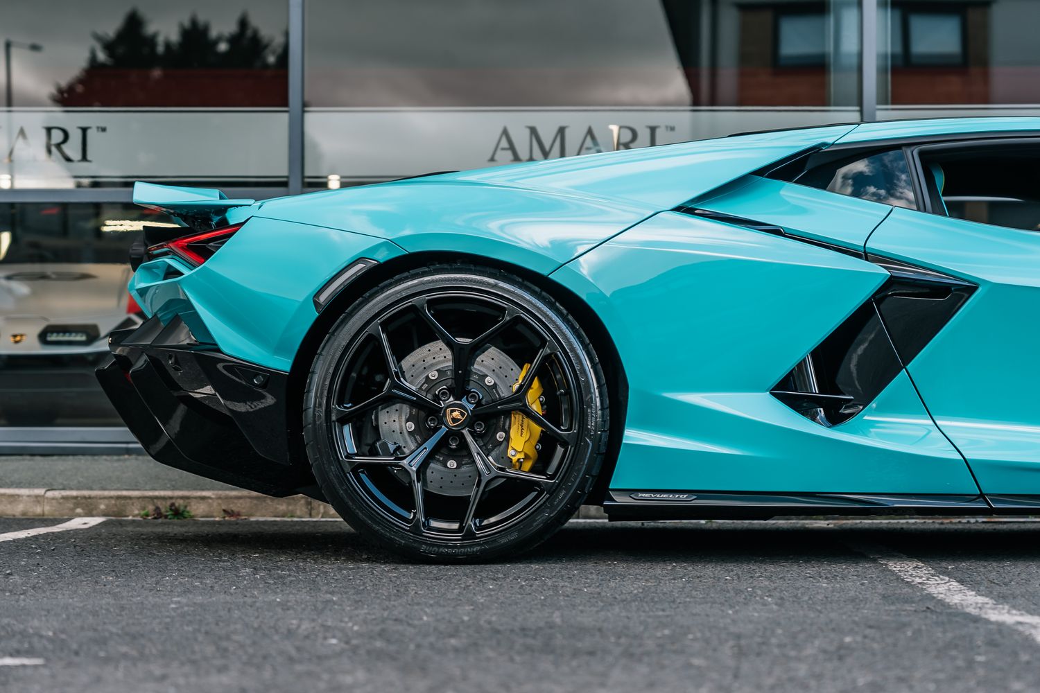 Lamborghini Revuelto