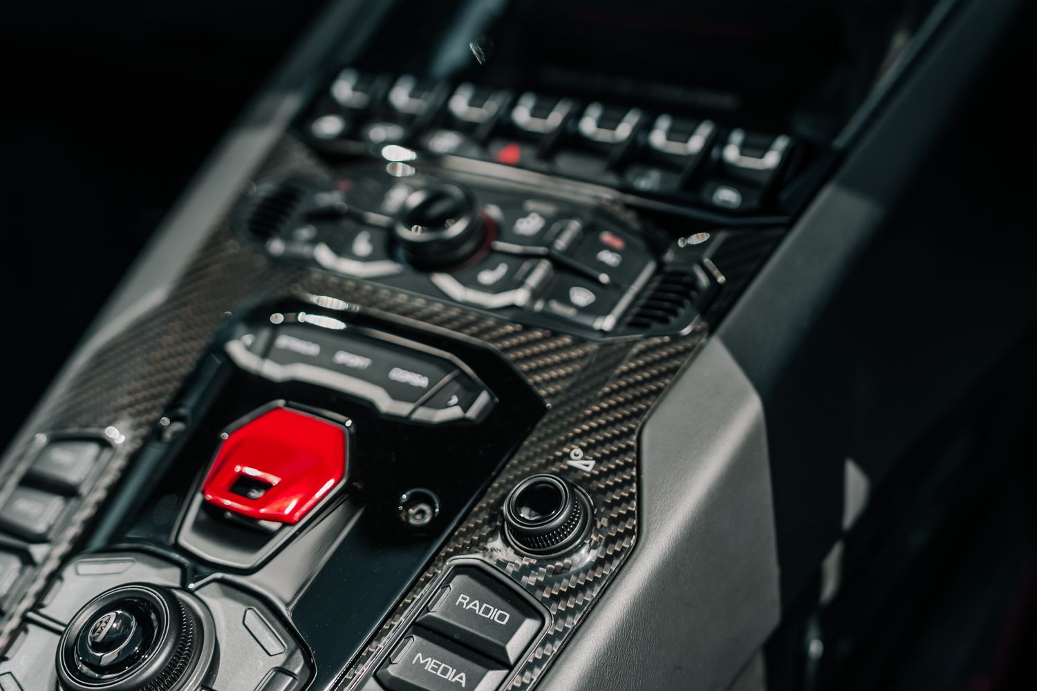 Lamborghini Aventador SV Roadster