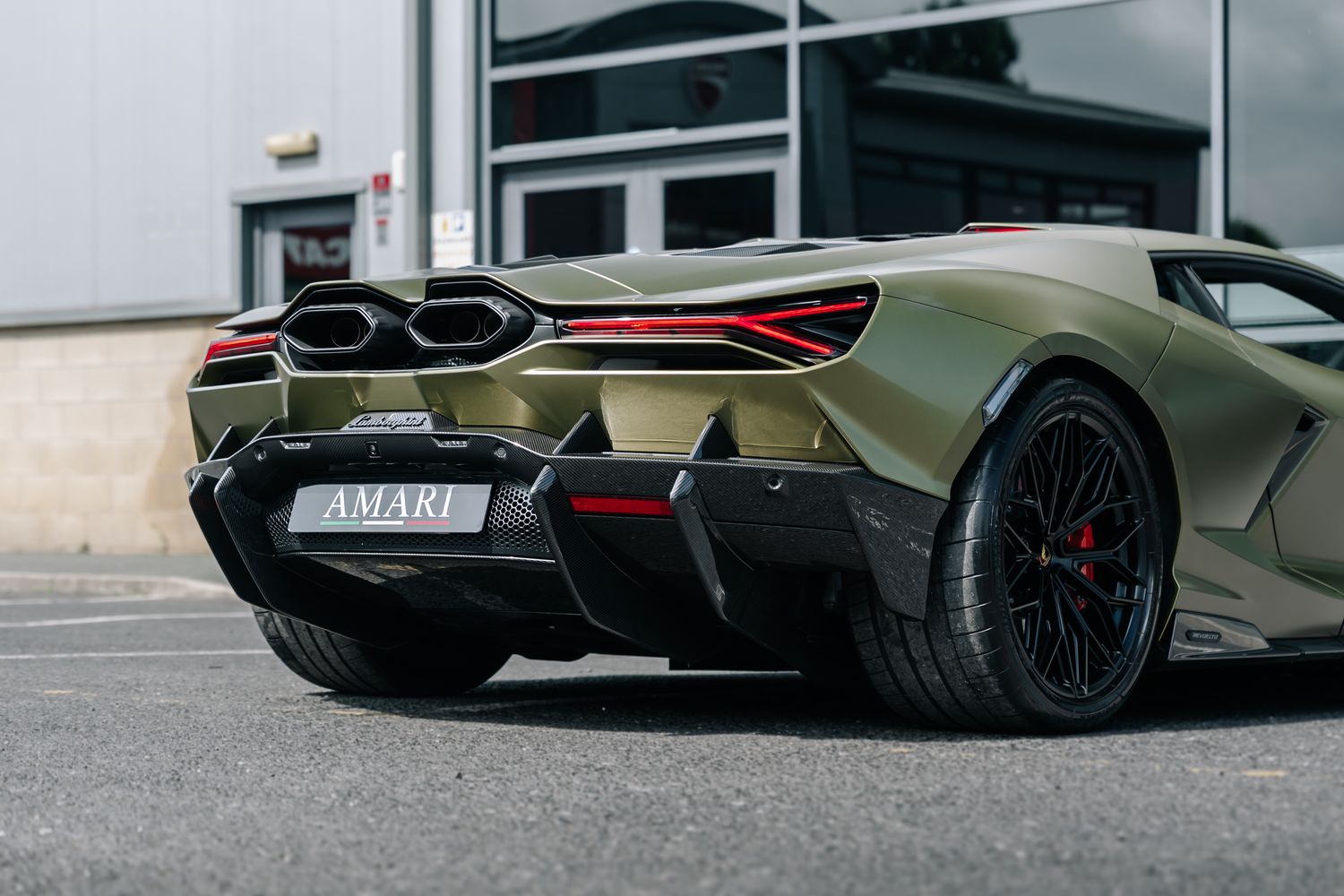 Lamborghini Revuelto