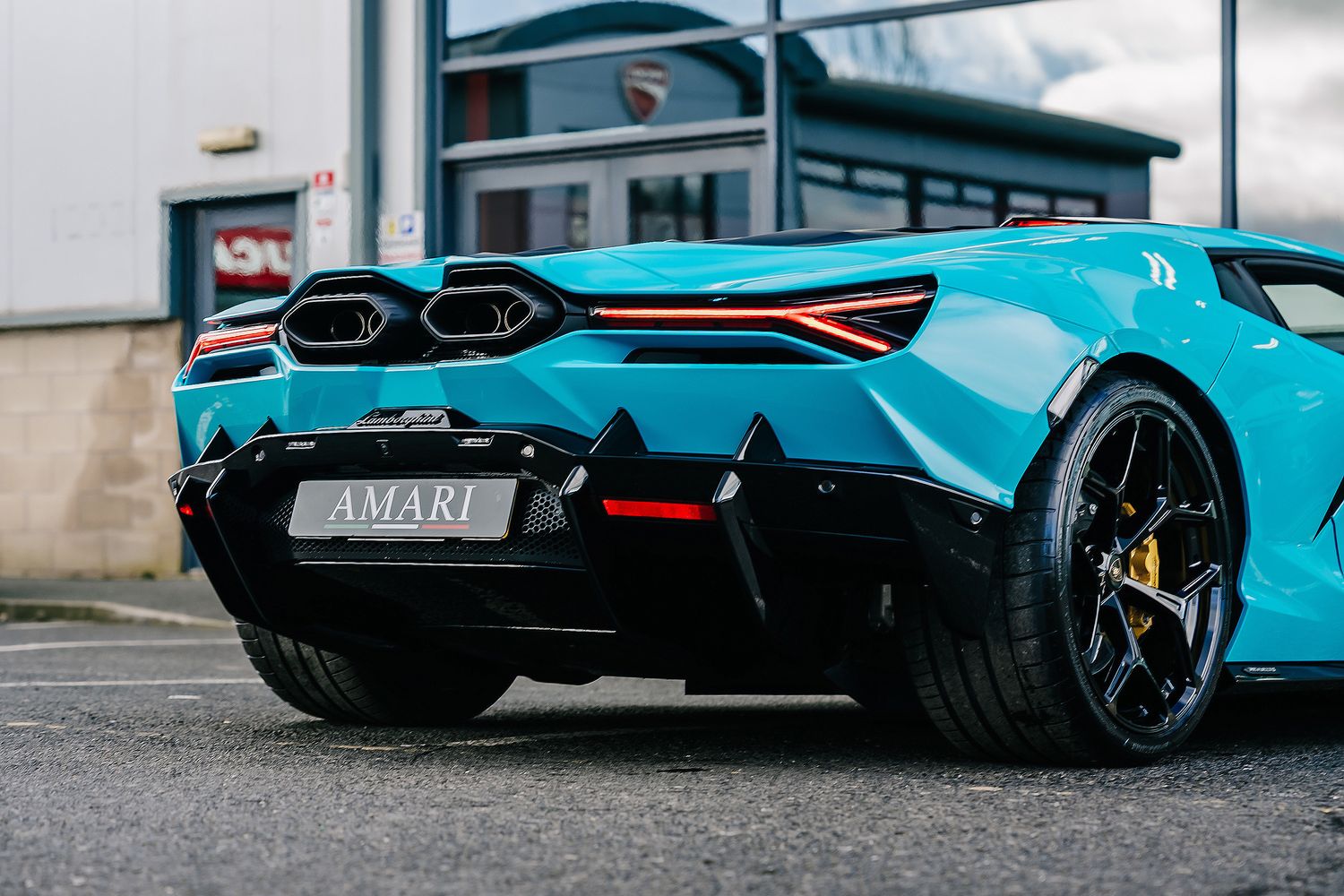 Lamborghini Revuelto