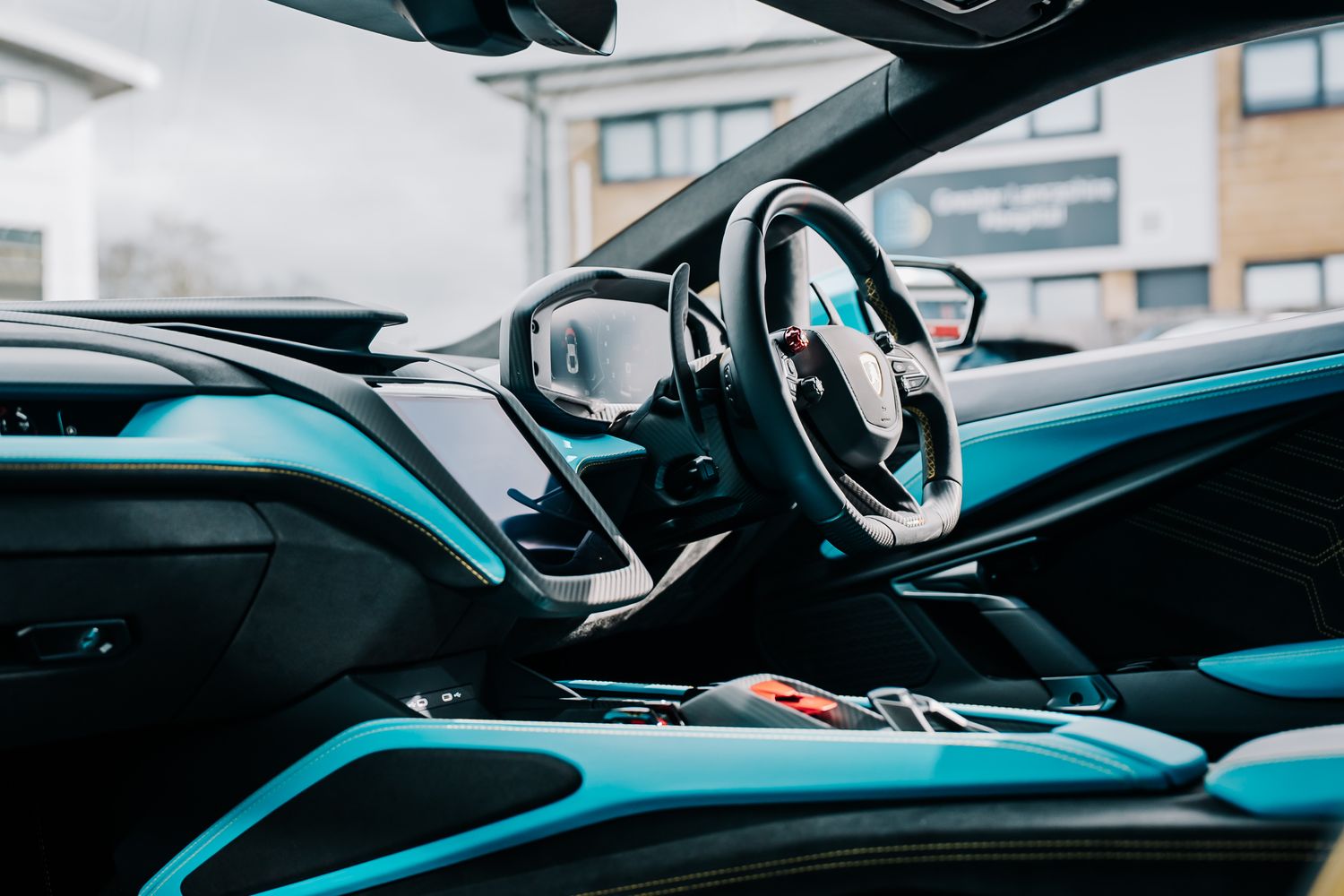 Lamborghini Revuelto