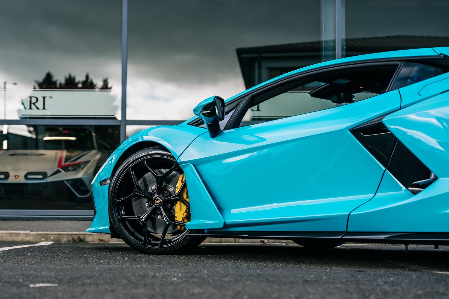 Lamborghini Revuelto